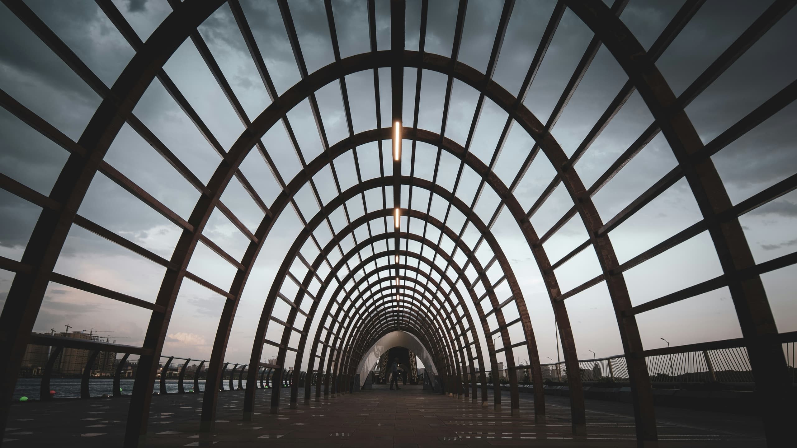 Delhi Airport's New Interterminal Baggage Transfer System - Making Connecting Flights to India a Breeze!